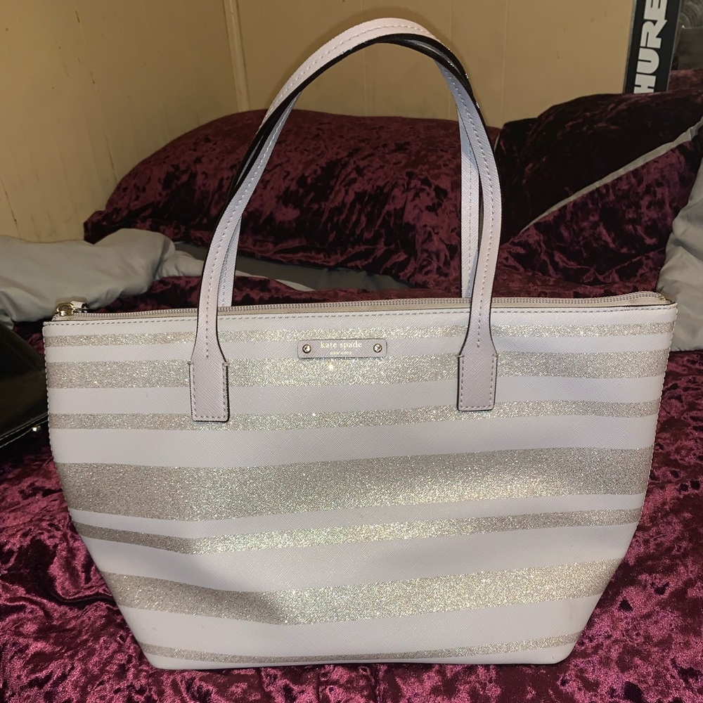 🚫SOLD🚫 Glitter Kate Spade purse! Light purple in color.